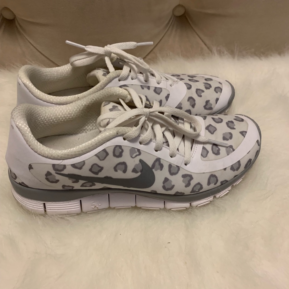 Nike leopard shoes
